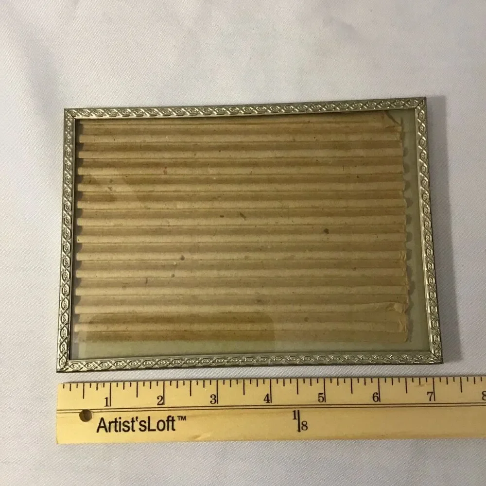 Vintage Gold-Tone Metal Tabletop 5x7 Photo Picture Frame